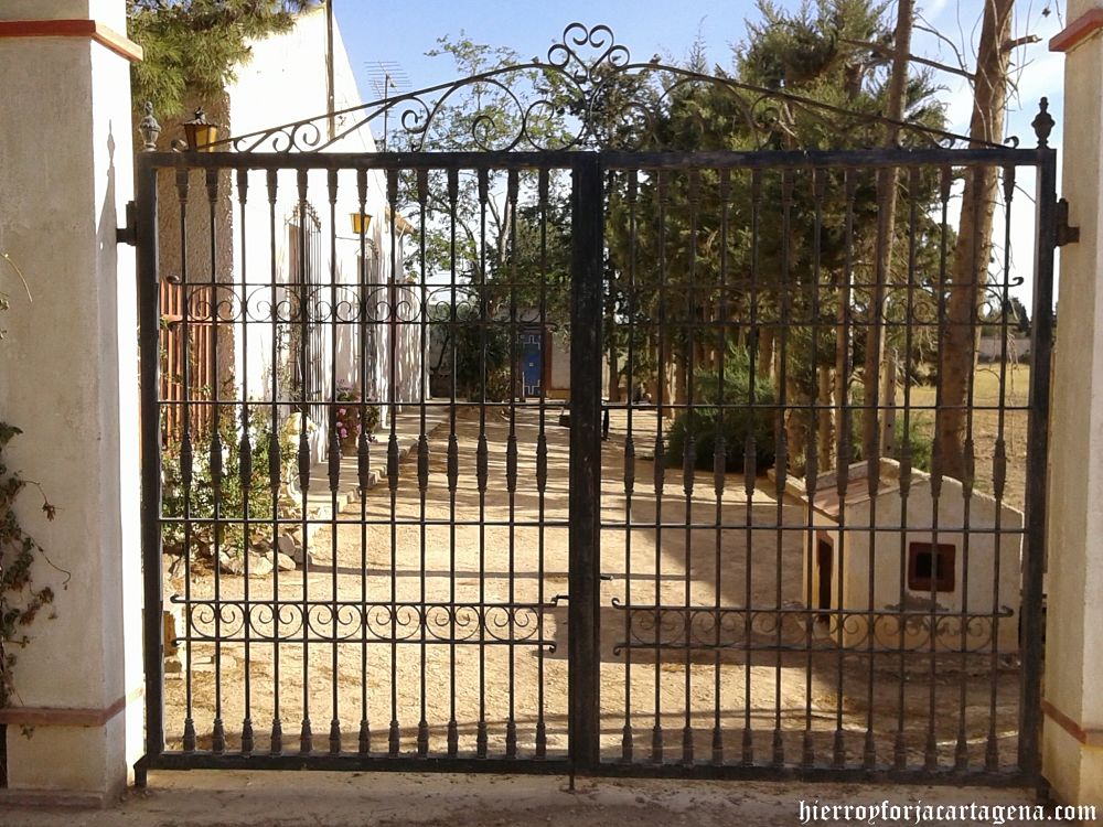 Puertas y barandillas de hierro