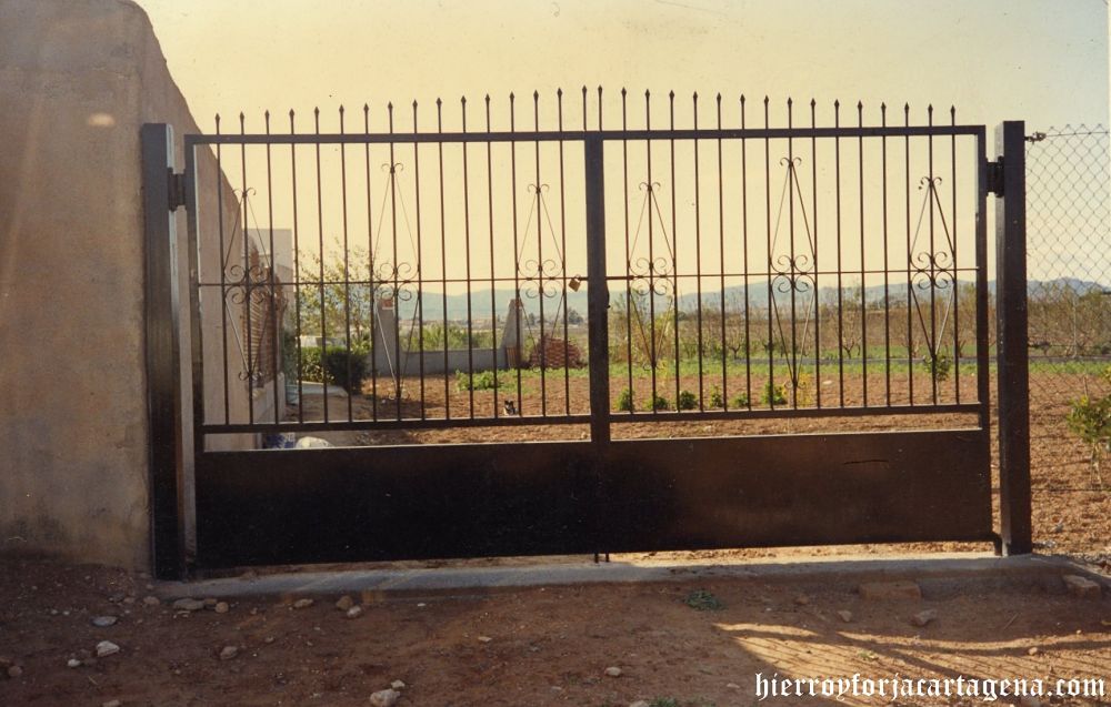 Puertas y barandillas de hierro