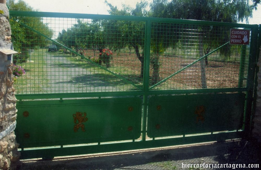 Puertas y barandillas de hierro