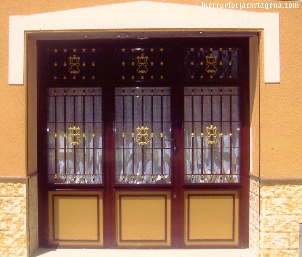 Puertas y barandillas de hierro